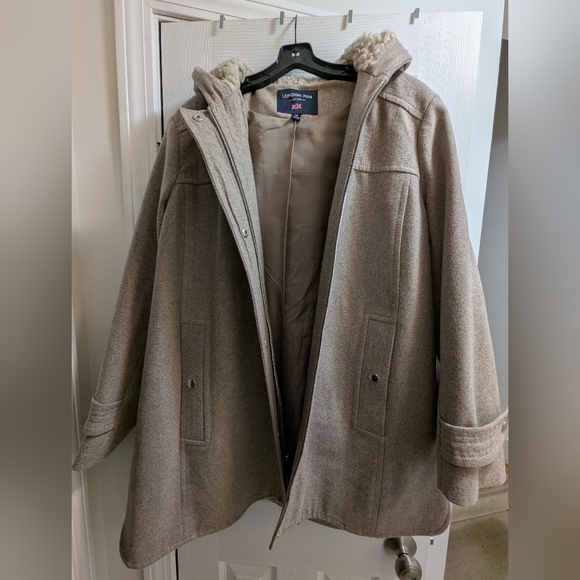 London Fog Jacket - Picture 2 of 6